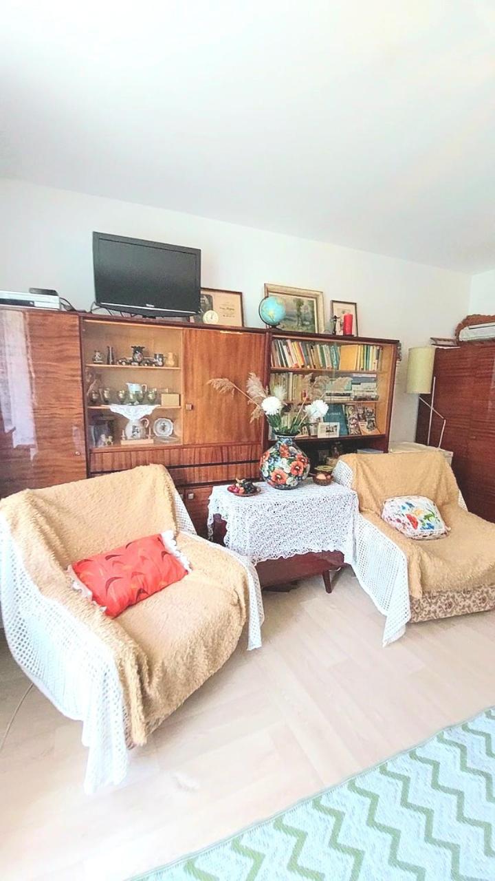 Groundfloor Retro Vintage Bezbarierovy V Rodisti Karel Capek Rur Robot V Blizkosti Krkonos Pro Milovniky Cyklistiky Vintage Non-Barier Accomodation Near Mountain For Bicycle, Jw Apartment Male Svatonovice ภายนอก รูปภาพ